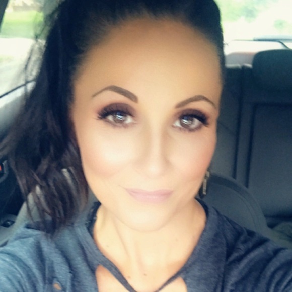 🌟🖤🌸 Hi, im Stephanie; your posher🌸🖤🌟 - Picture 1 of 8